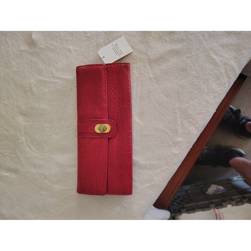 Red Croc Embossed Trifold Wallet Gold‎ Turn Lock Closure New with Tags